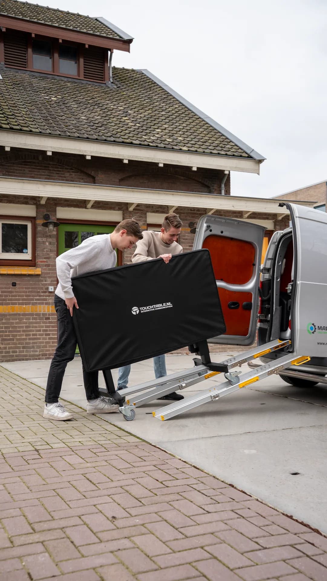 TouchTable Go transport in van